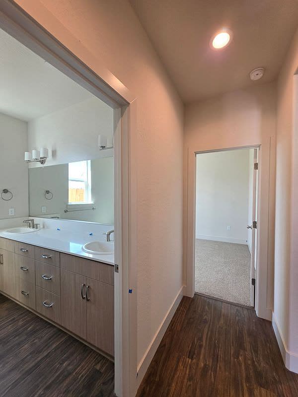 1049 Madrid Ave, Tulare — photo 14 of 17
