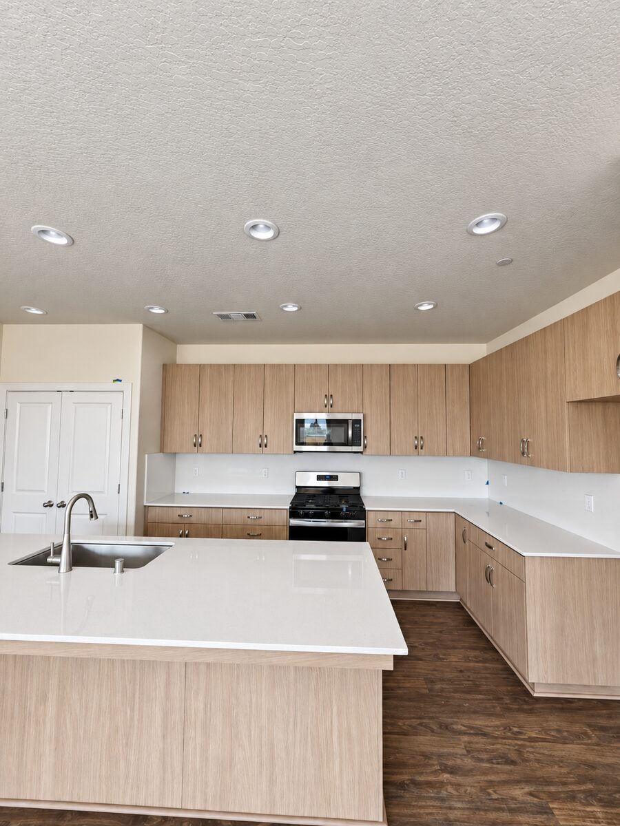 1037 Madrid Ave, Tulare — photo 5 of 5